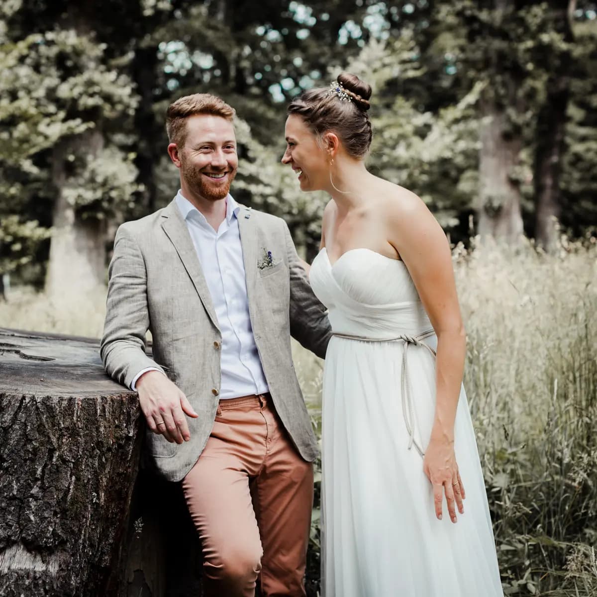 Brautpaar gluecklich